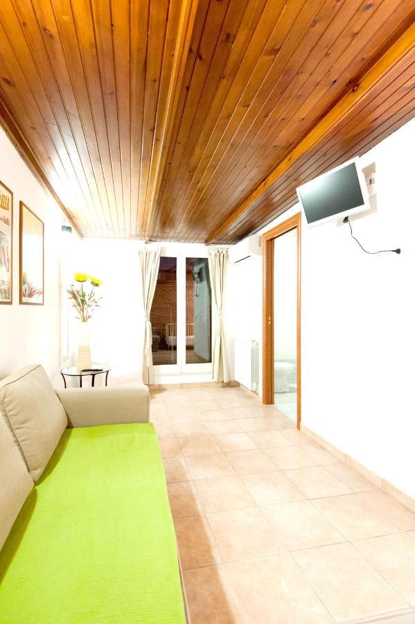 Via Cesare Algranati Apartamento